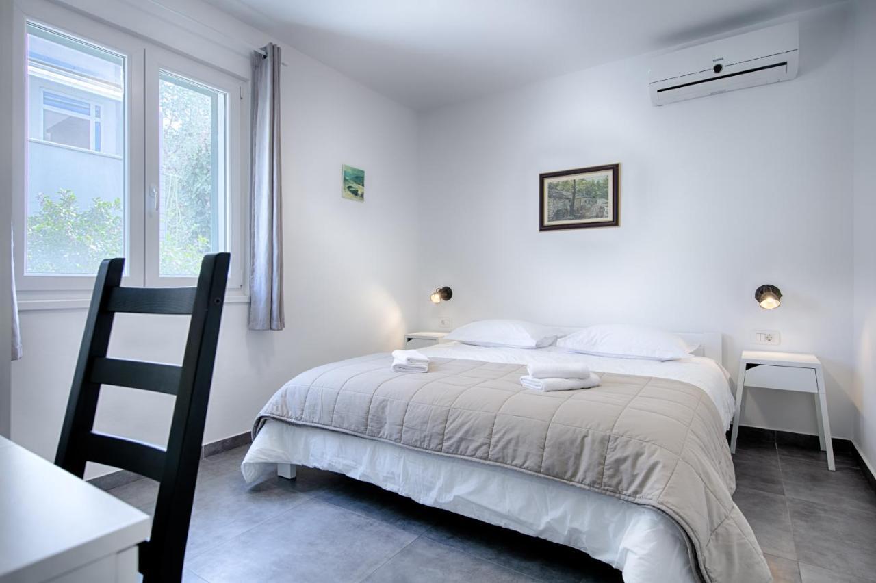 Apartmani Dule Komiža Buitenkant foto