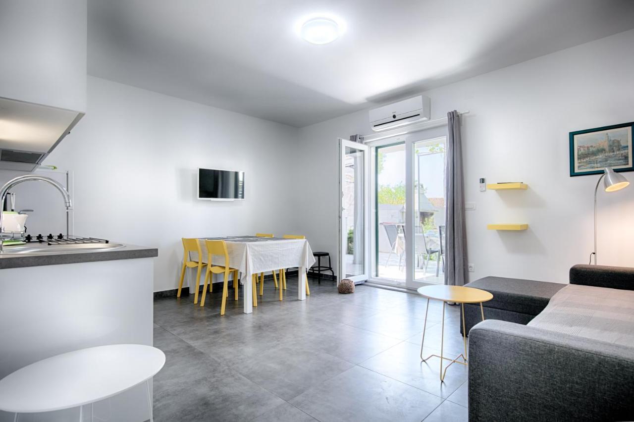 Apartmani Dule Komiža Buitenkant foto