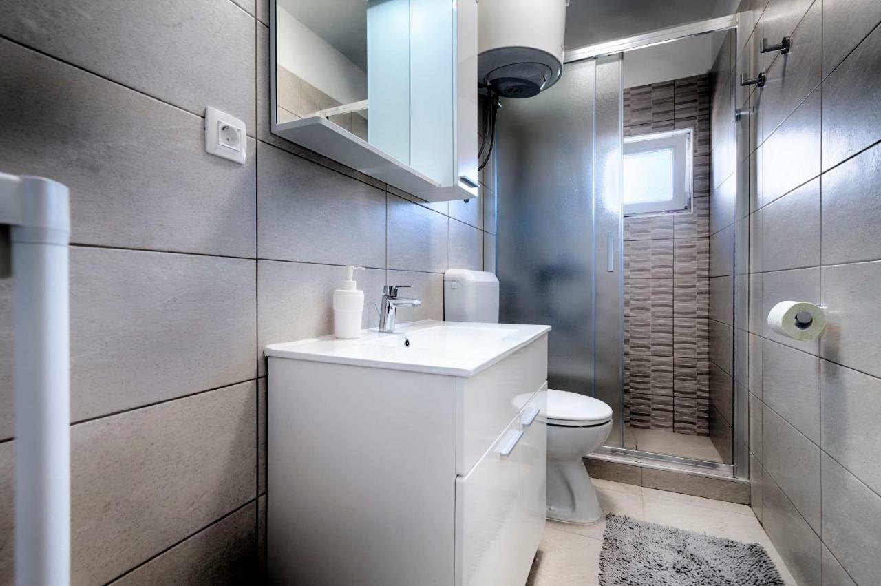 Apartmani Dule Komiža Buitenkant foto