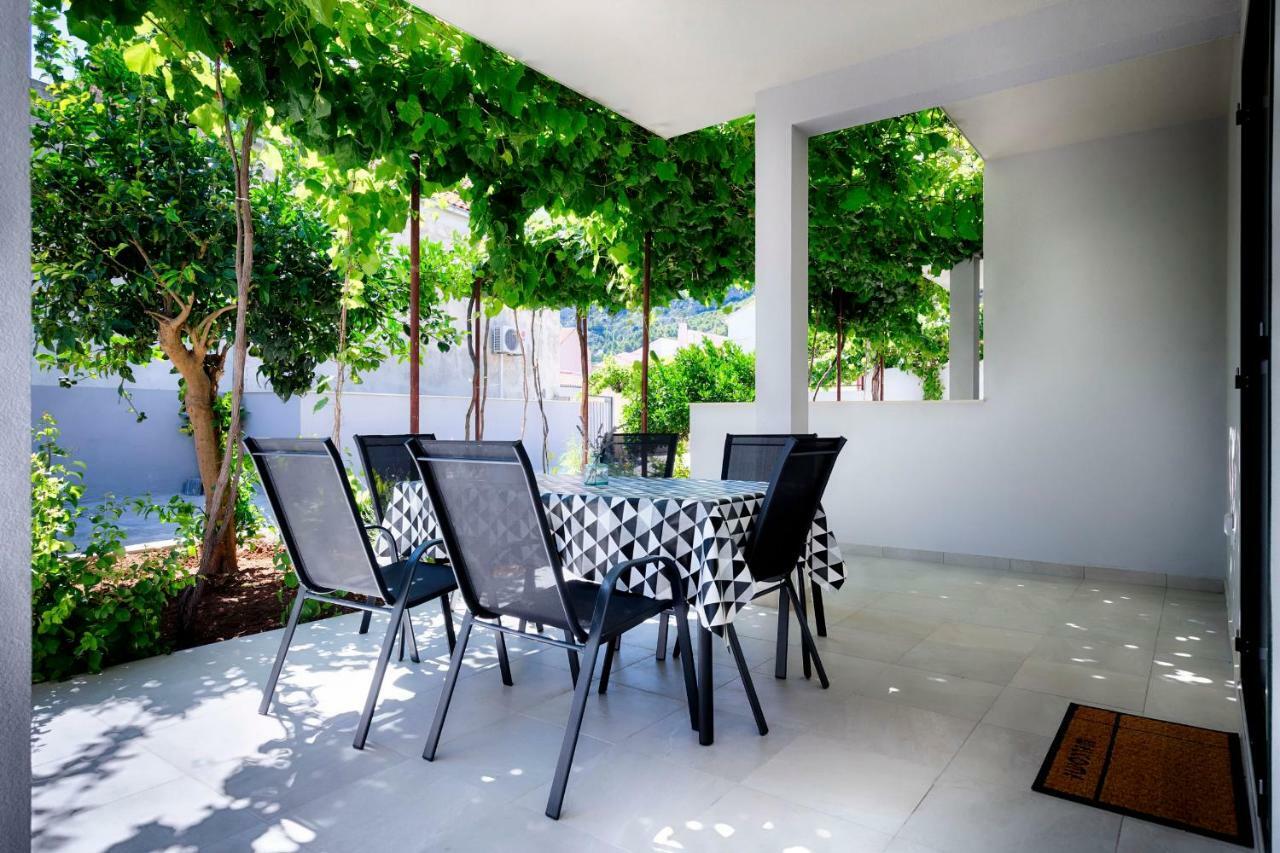 Apartmani Dule Komiža Buitenkant foto