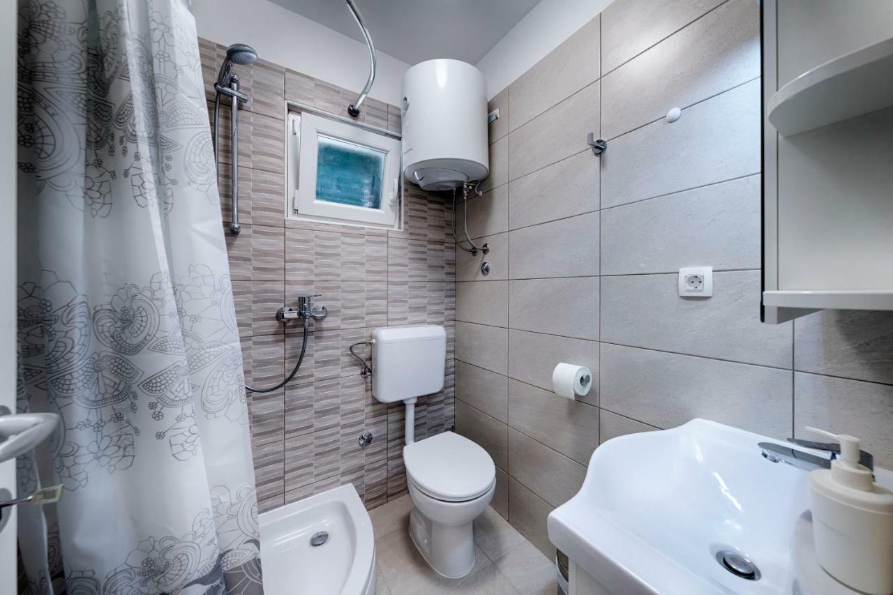 Apartmani Dule Komiža Buitenkant foto
