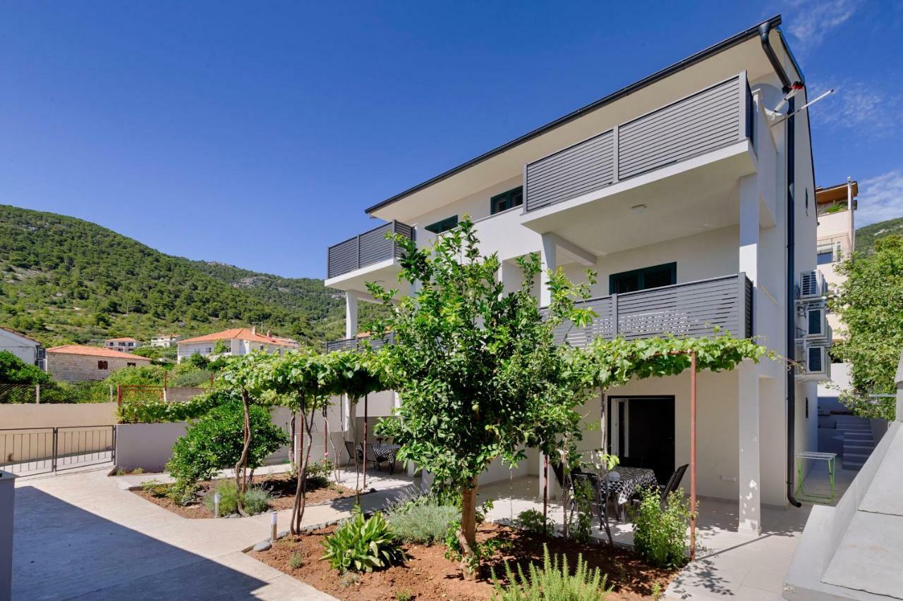 Apartmani Dule Komiža Buitenkant foto