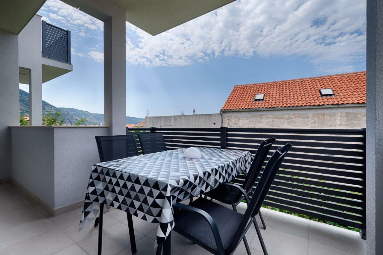 Apartmani Dule Komiža Buitenkant foto